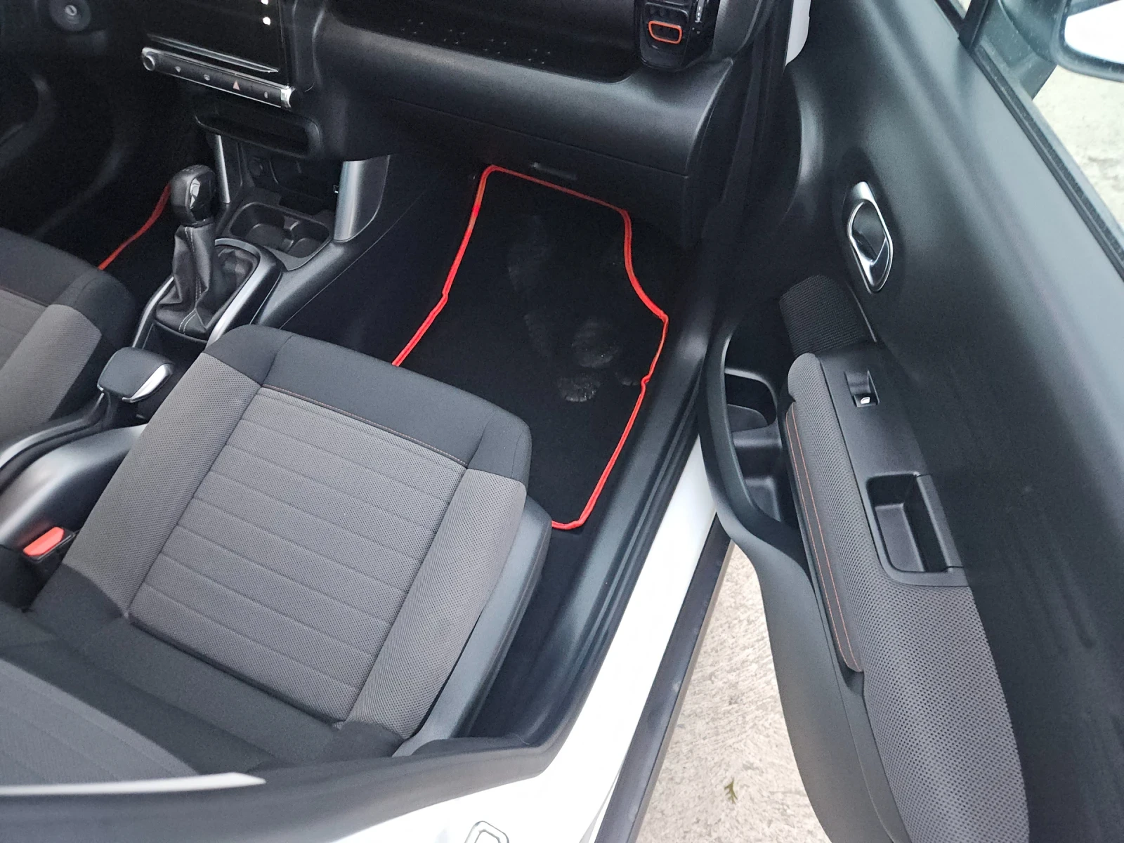 Citroen C3 Aircross 1.2 i 75000 km, снимка 7 - Автомобили и джипове - 53915397