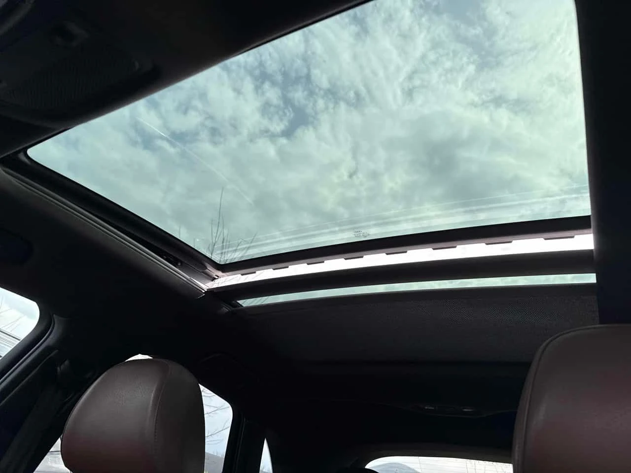 Audi Q3 Technik/CARFAX/ПАНОРАМА/ПОДГРЕВИ, снимка 11 - Автомобили и джипове - 54431896
