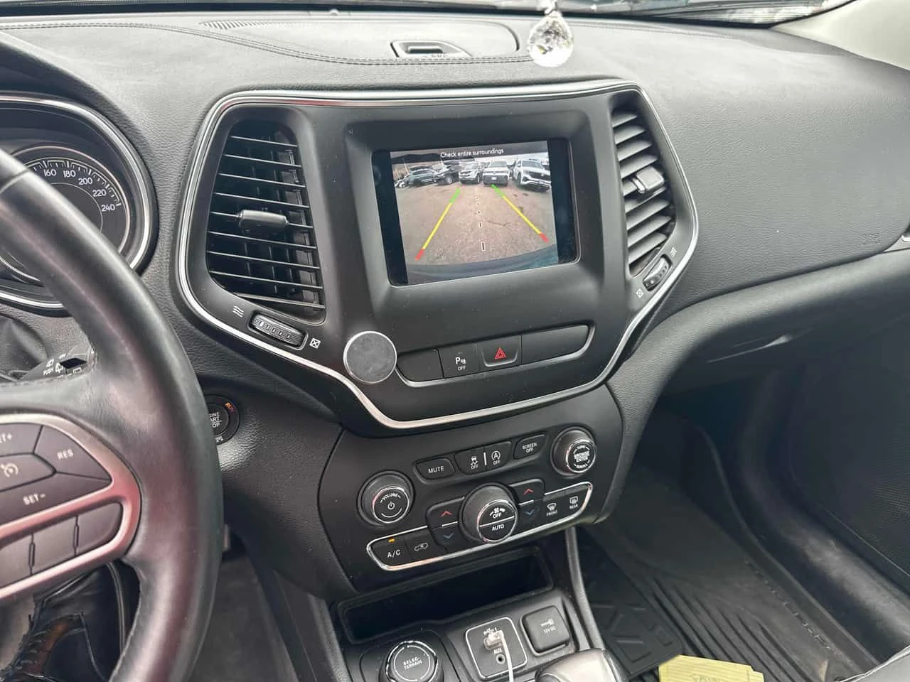Jeep Cherokee * North * CARFAX * БЕЗ ПЪРВОНАЧАЛНА ВНОСКА, снимка 9 - Автомобили и джипове - 55085138