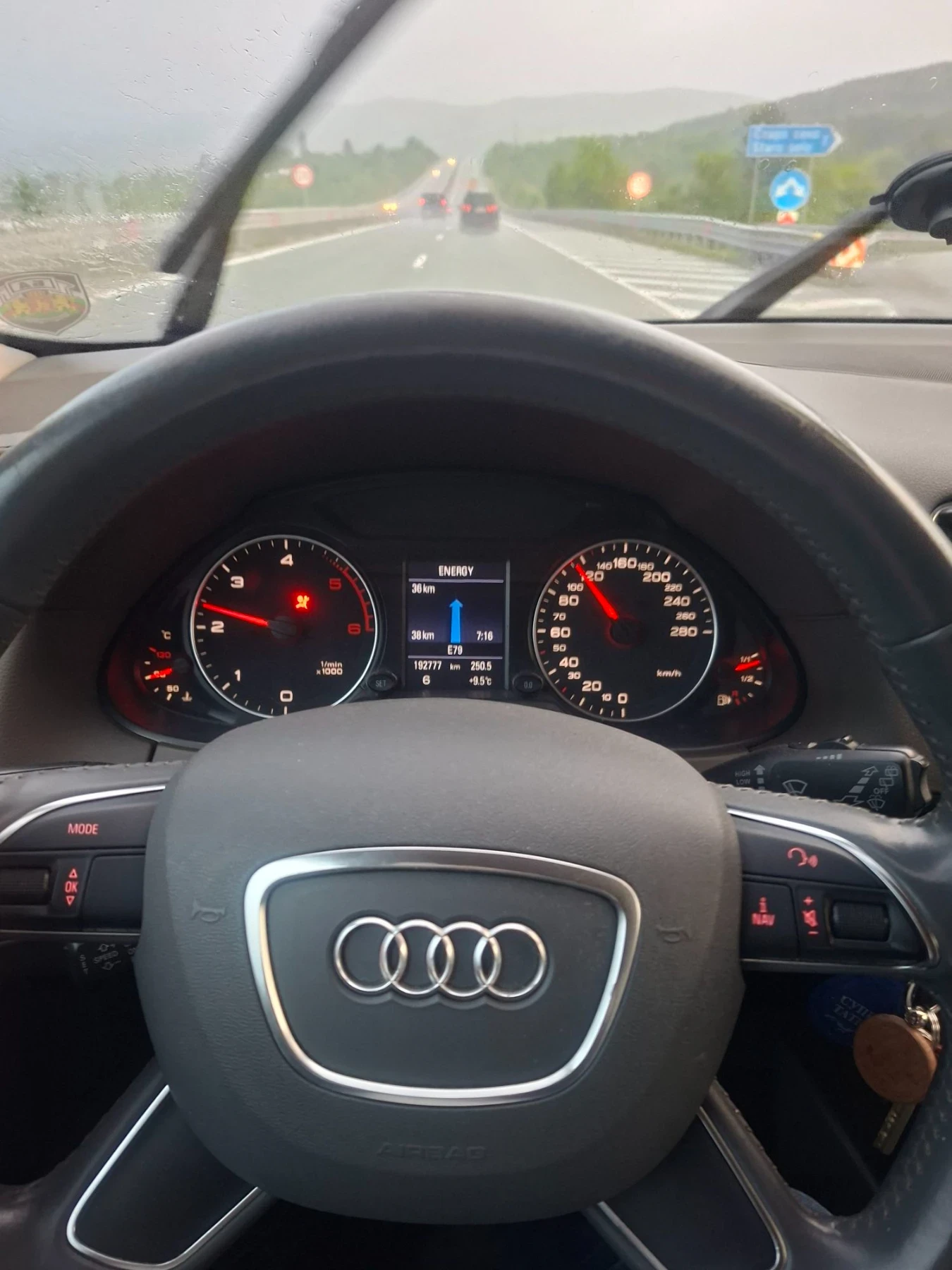 Audi Q5 2.0 TDI, снимка 11 - Автомобили и джипове - 55774306