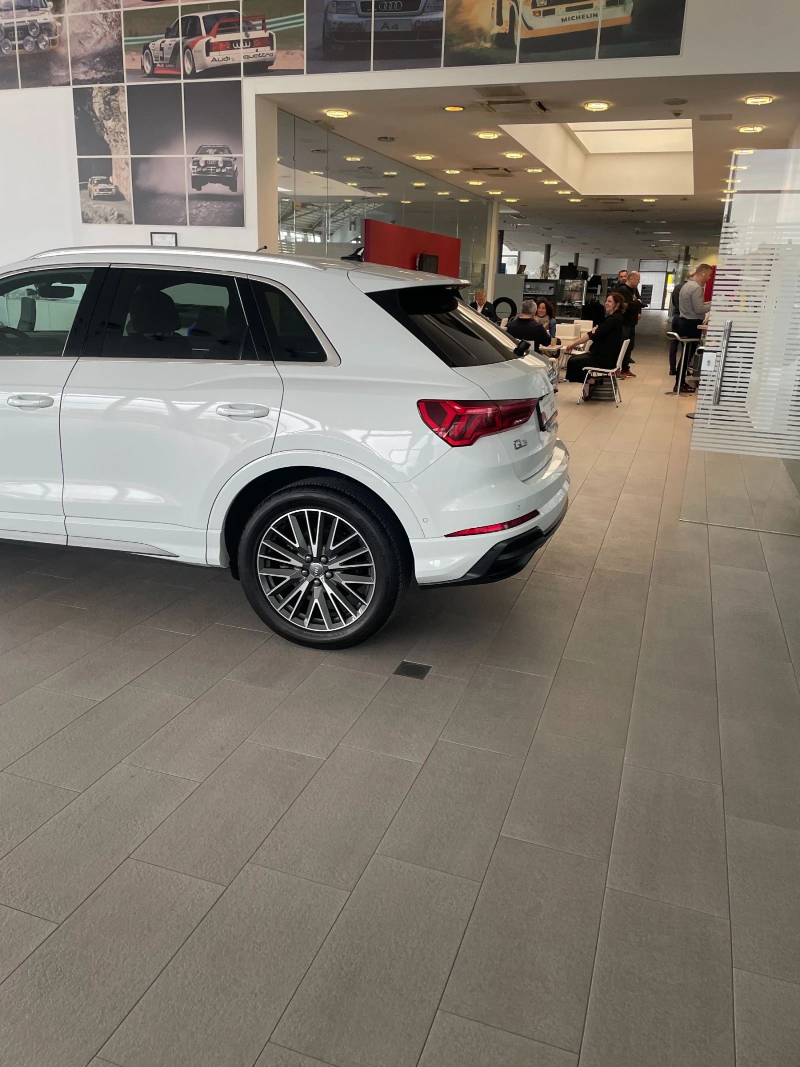 Audi Q3 TFSI S-line, снимка 3 - Автомобили и джипове - 56051849