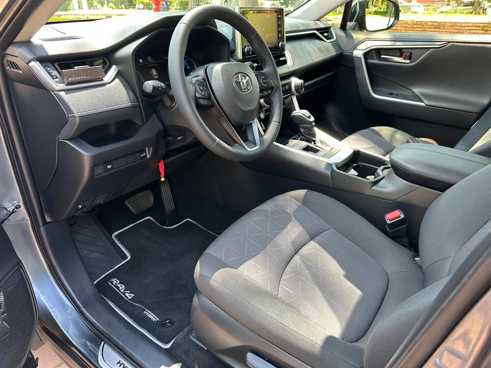 Toyota Rav4 Гаранция от Toyota, hybrid, , снимка 13 - Автомобили и джипове - 56244954