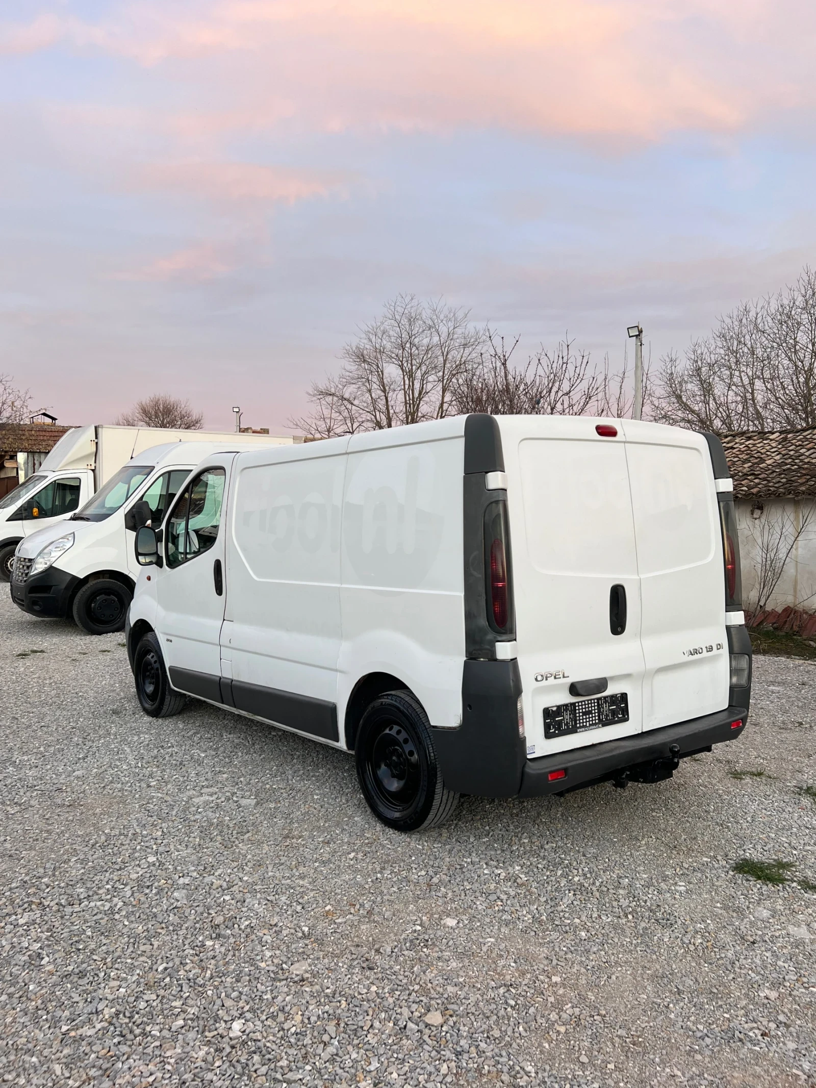Opel Vivaro 1.9DI, снимка 3 - Бусове и автобуси - 53801597