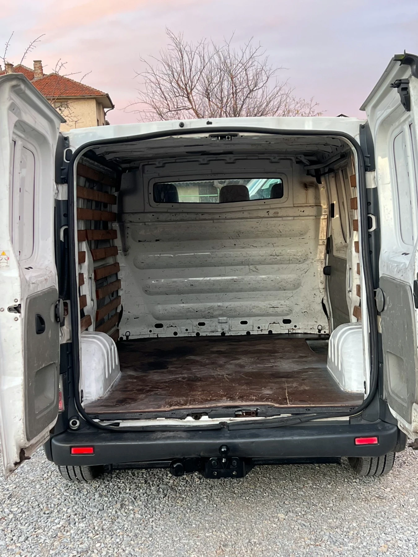 Opel Vivaro 1.9DI, снимка 5 - Бусове и автобуси - 53801597