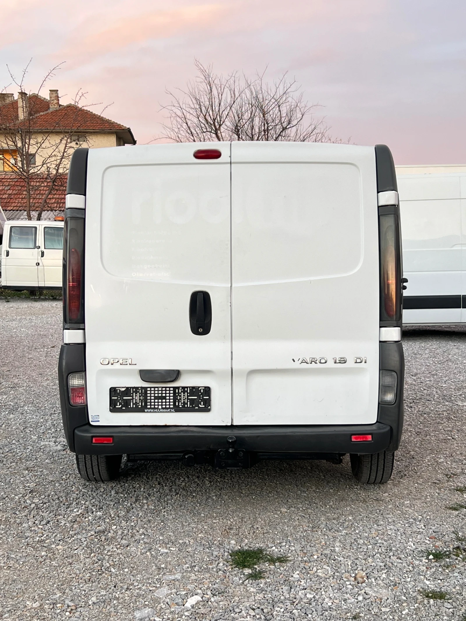 Opel Vivaro 1.9DI, снимка 4 - Бусове и автобуси - 53801597