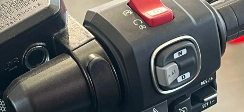 Honda Gold Wing -940-км.BLIACK EDITION-НОВ.НОВ.НОВ, снимка 4 - Мотоциклети и мототехника - 52656322