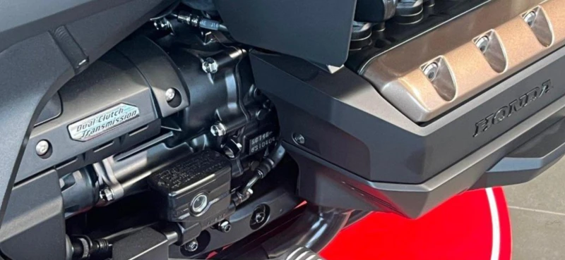 Honda Gold Wing -940-км.BLIACK EDITION-НОВ.НОВ.НОВ, снимка 8 - Мотоциклети и мототехника - 52656322