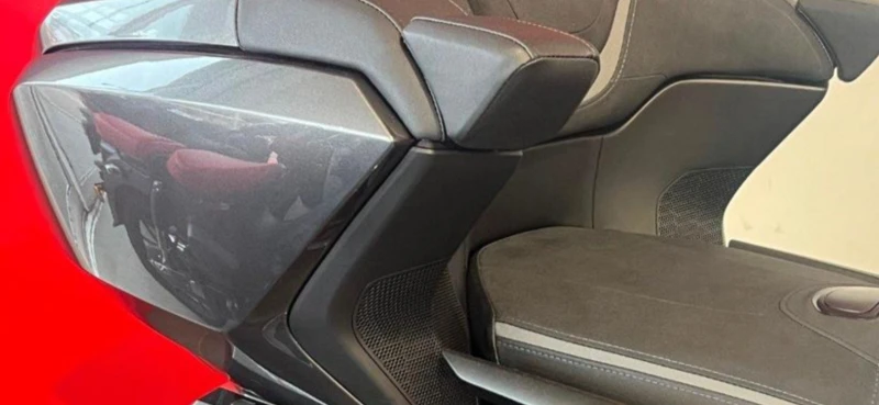 Honda Gold Wing -940-км.BLIACK EDITION-НОВ.НОВ.НОВ, снимка 2 - Мотоциклети и мототехника - 52656322