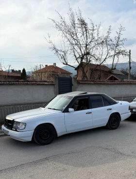 Mercedes-Benz 124 E300d, снимка 1