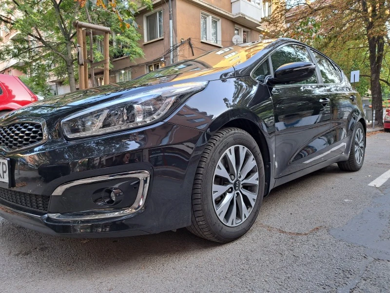 Kia Ceed, снимка 2 - Автомобили и джипове - 46816088