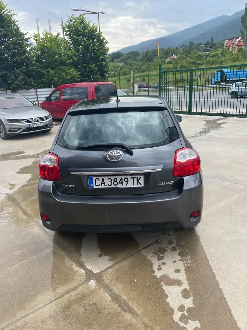 Toyota Auris 1.3 VVT-i, снимка 5 - Автомобили и джипове - 46051046