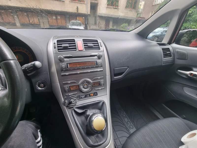 Toyota Auris, снимка 13 - Автомобили и джипове - 47791915