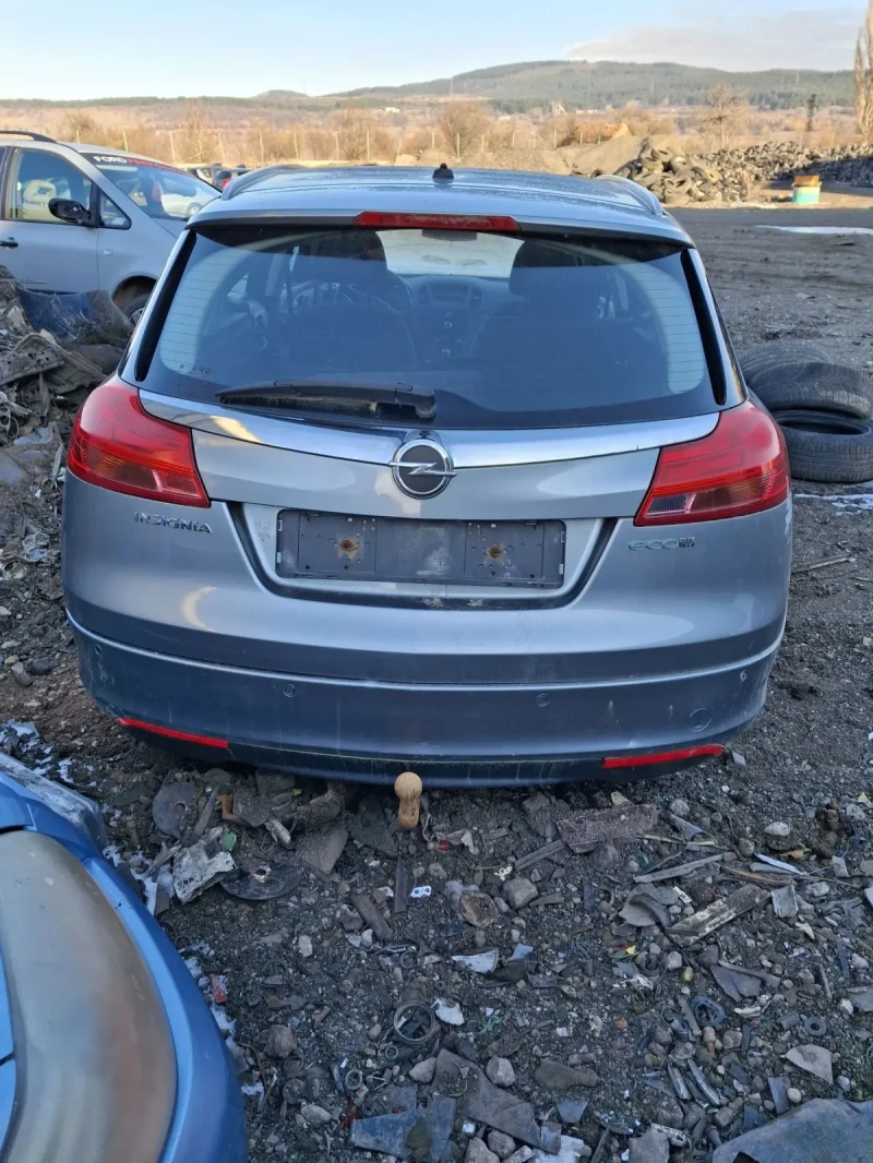 Opel Insignia, снимка 2 - Автомобили и джипове - 48095524