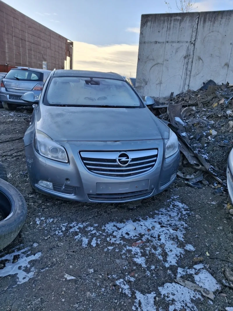 Opel Insignia, снимка 1 - Автомобили и джипове - 48095524