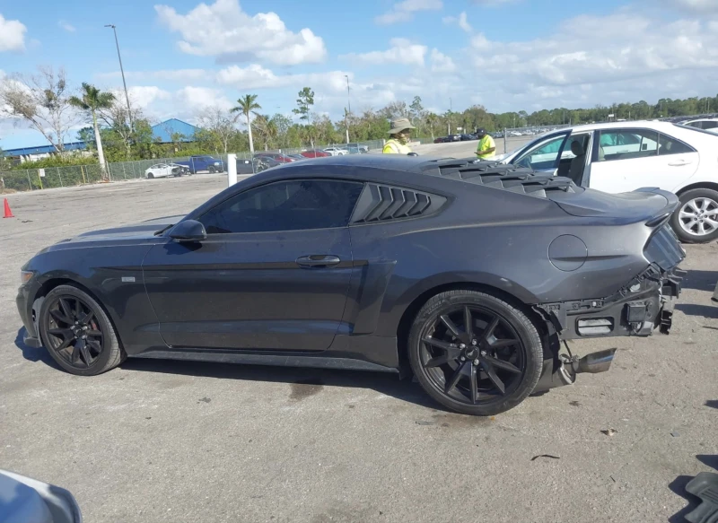 Ford Mustang GT 5.0 * РЪЧКА * Premium * 98K km!, снимка 4 - Автомобили и джипове - 48680376