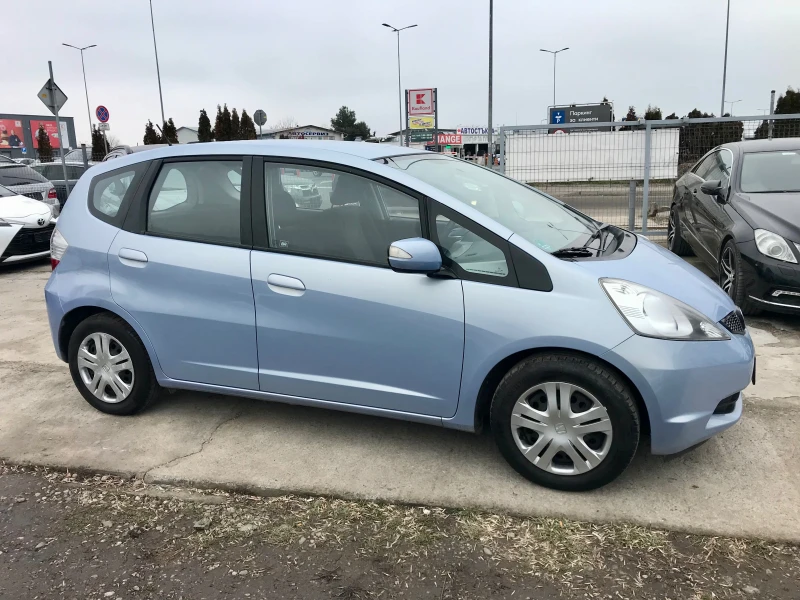 Honda Jazz 1.4i-99кс., снимка 8 - Автомобили и джипове - 49309325