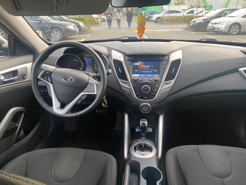 Hyundai Veloster  1, 6 Автоматик щвейцария, снимка 10 - Автомобили и джипове - 52469319