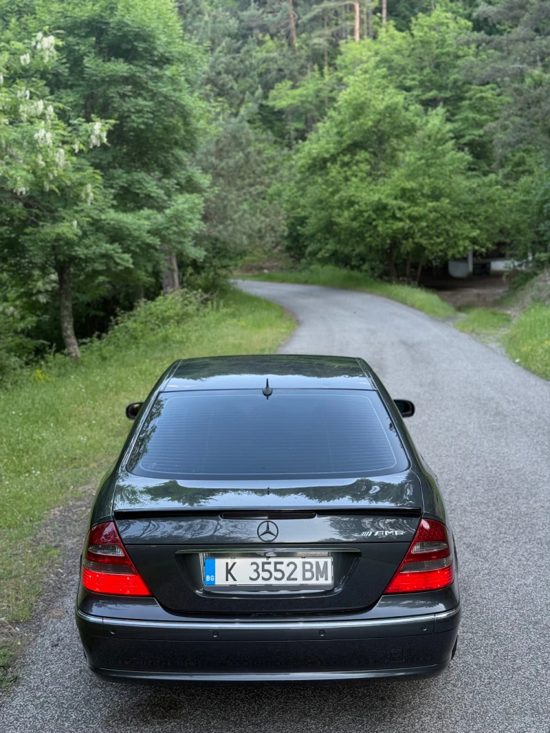 Mercedes-Benz E 220, снимка 10 - Автомобили и джипове - 52219689