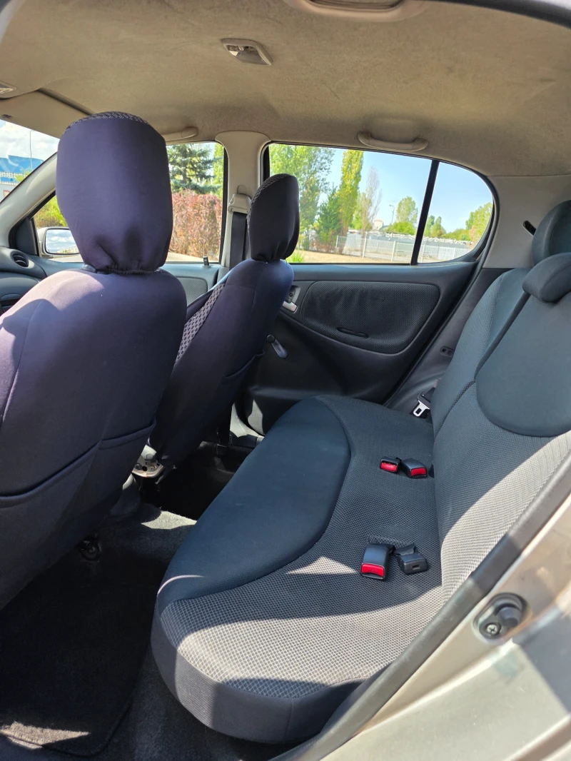 Toyota Yaris, снимка 10 - Автомобили и джипове - 52588380