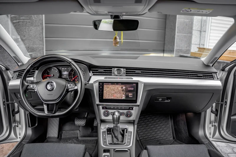 VW Passat, снимка 12 - Автомобили и джипове - 52448268