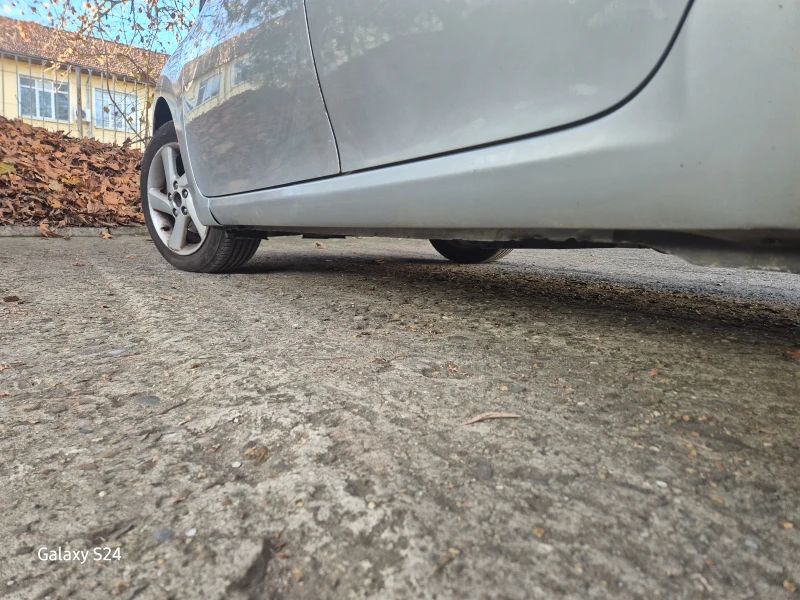 Toyota Auris 1.3 VVTI 5800 evro, снимка 10 - Автомобили и джипове - 52132272