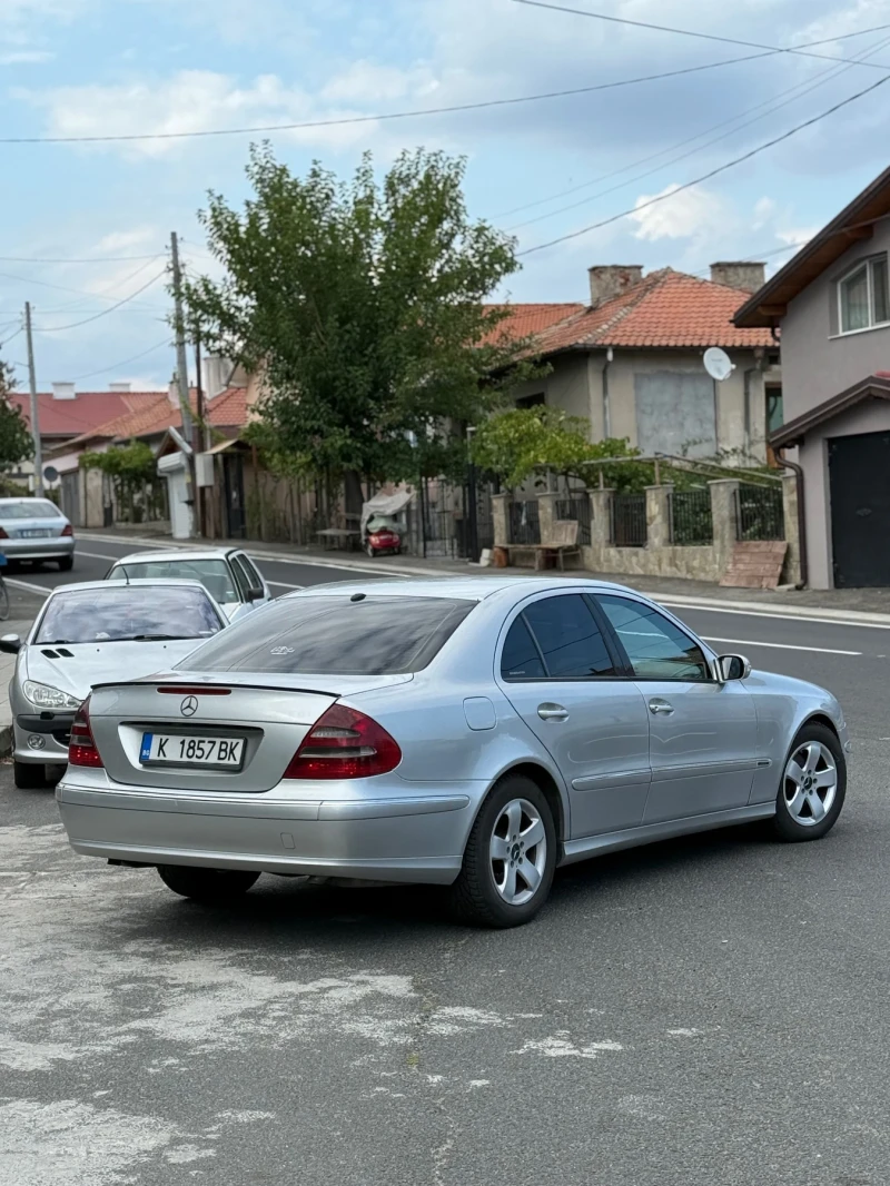 Mercedes-Benz E 270, снимка 4 - Автомобили и джипове - 52244445