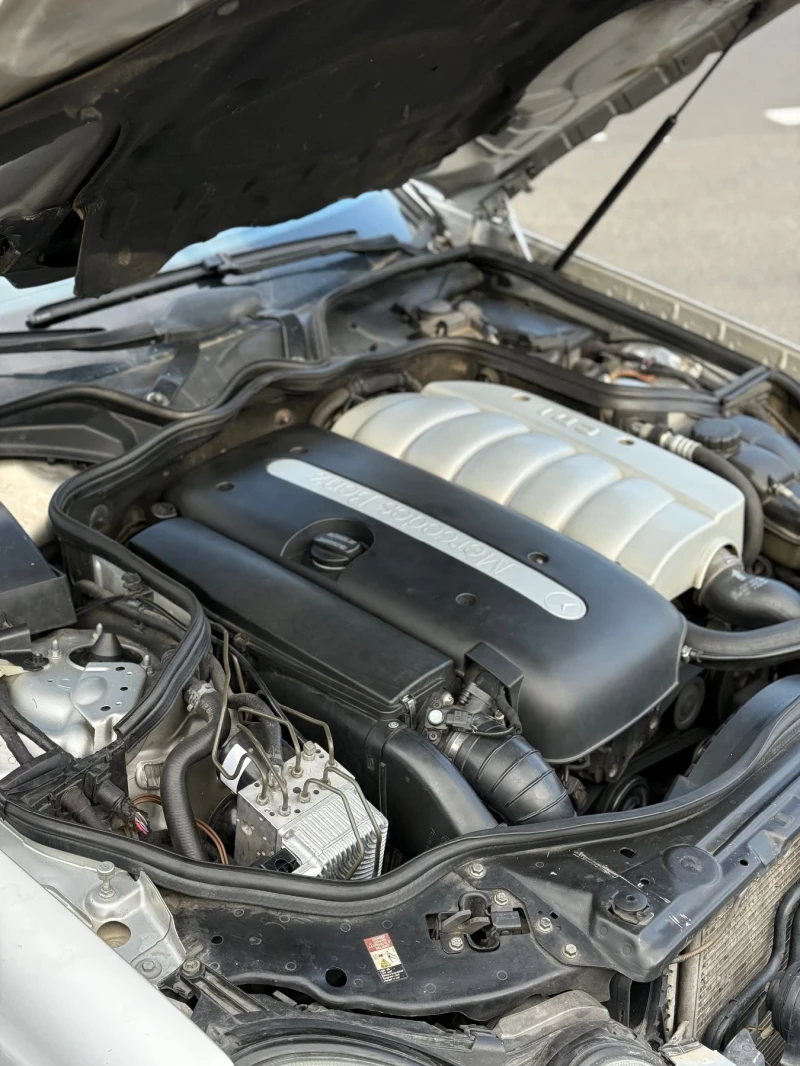 Mercedes-Benz E 270, снимка 11 - Автомобили и джипове - 52244445