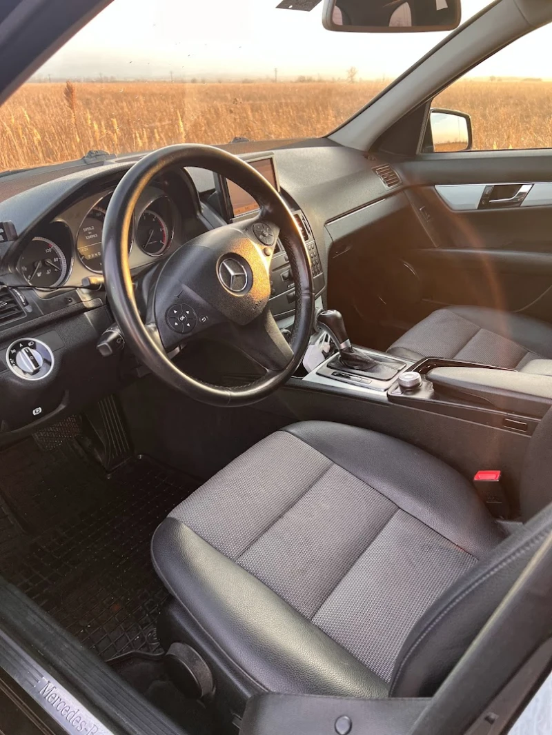 Mercedes-Benz C 250 4 Matic, снимка 8 - Автомобили и джипове - 52310250