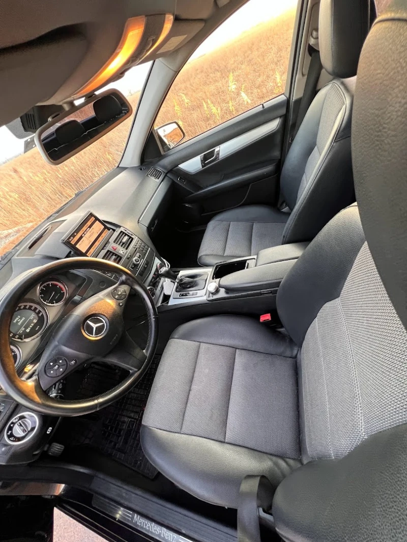 Mercedes-Benz C 250 4 Matic, снимка 9 - Автомобили и джипове - 52310250
