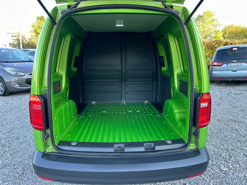 VW Caddy 2.0TDI КАТО НОВ! EURO6, снимка 17 - Автомобили и джипове - 52419978