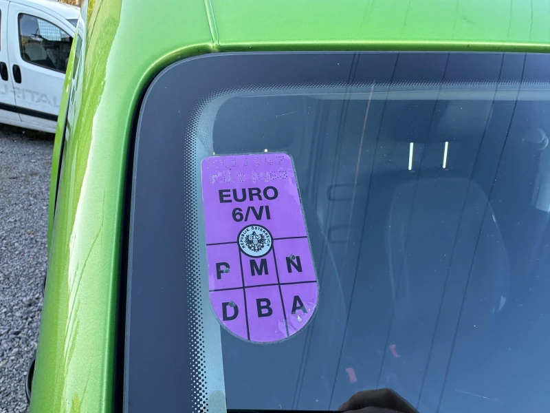 VW Caddy 2.0TDI КАТО НОВ! EURO6, снимка 16 - Автомобили и джипове - 52419978