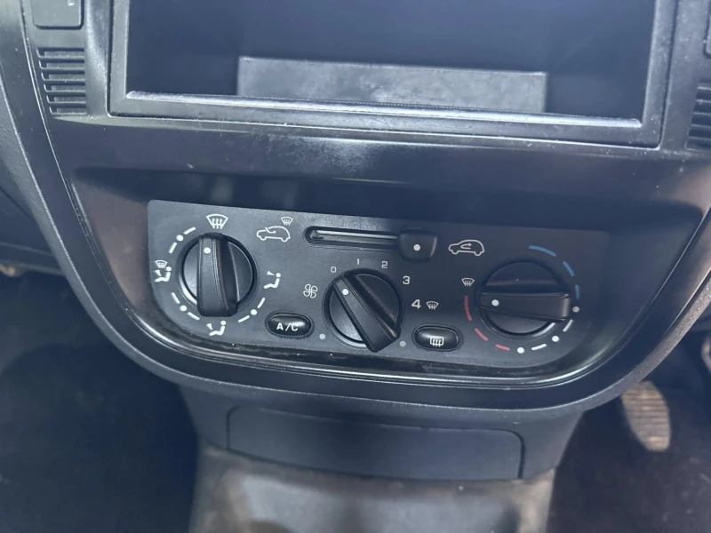 Citroen C3 1.4i klima, снимка 5 - Автомобили и джипове - 52841638