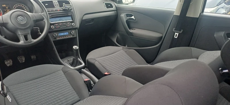 VW Polo 1.6 TDI, снимка 9 - Автомобили и джипове - 53056853