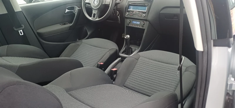 VW Polo 1.6 TDI, снимка 11 - Автомобили и джипове - 53056853