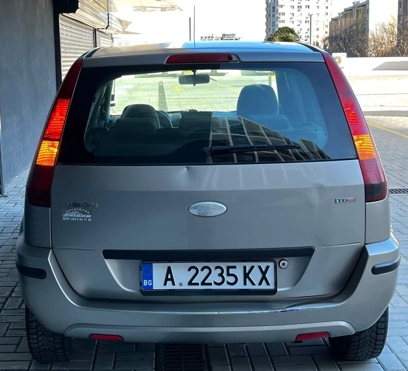 Ford Fusion 1.4TDCI/68КС/2003/година!, снимка 6 - Автомобили и джипове - 53085154
