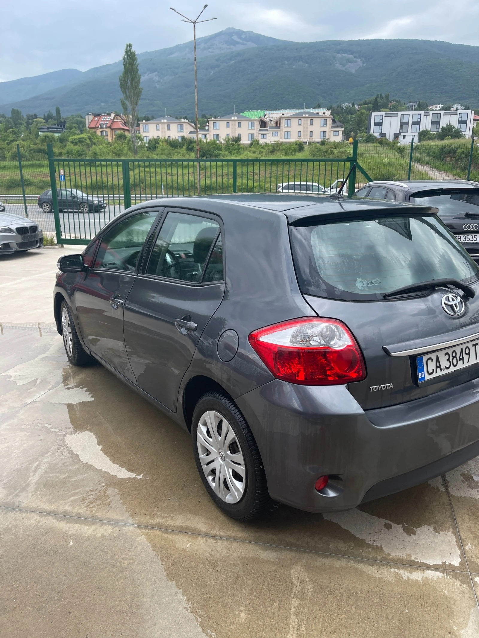 Toyota Auris 1.3 VVT-i - изображение 3