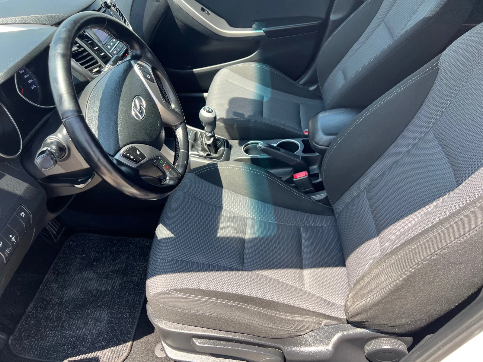 Hyundai I30 1.6 CRDI - изображение 9
