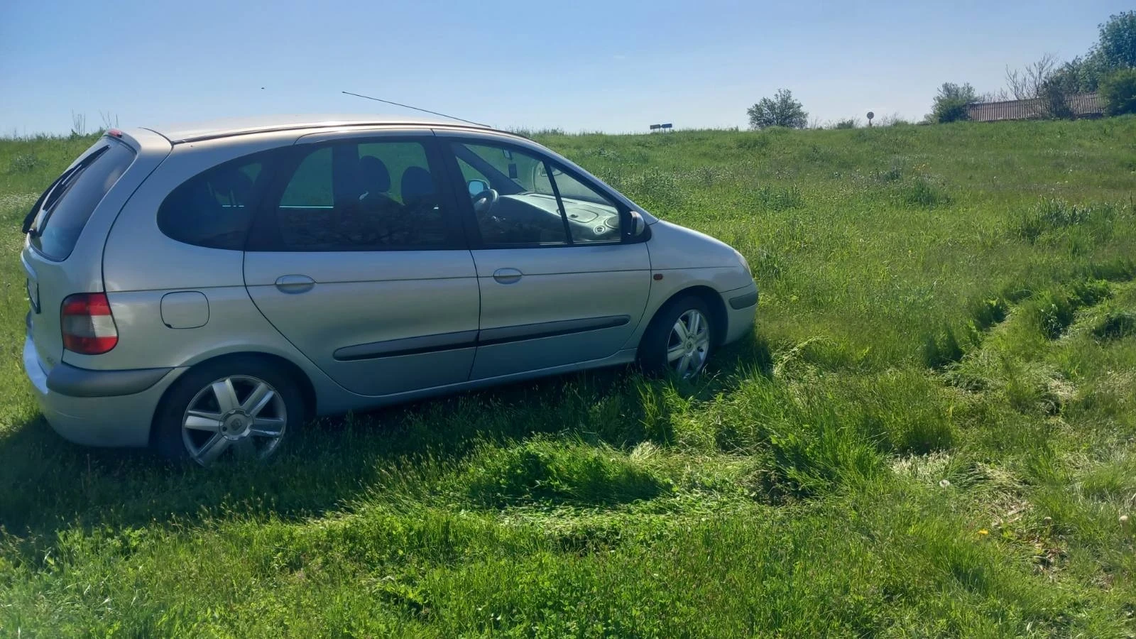 Renault Scenic 1.9 dCi - изображение 6