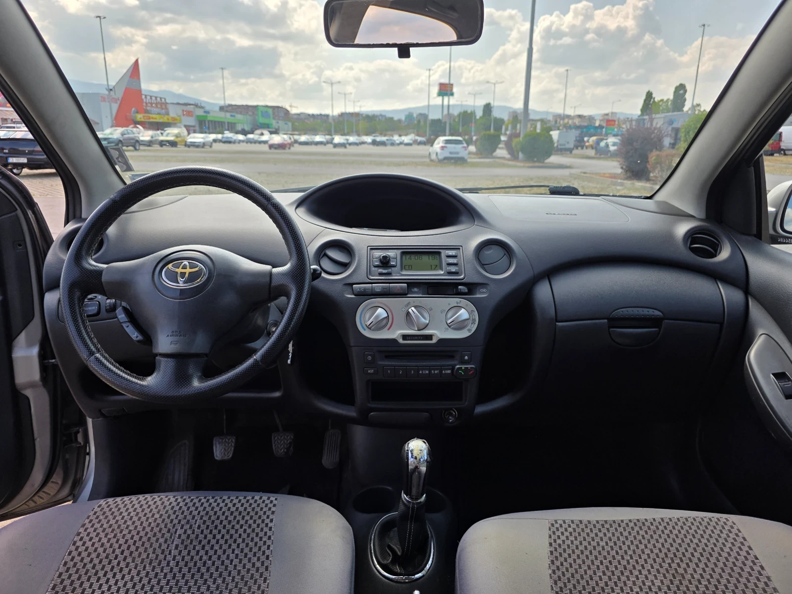 Toyota Yaris  - изображение 6
