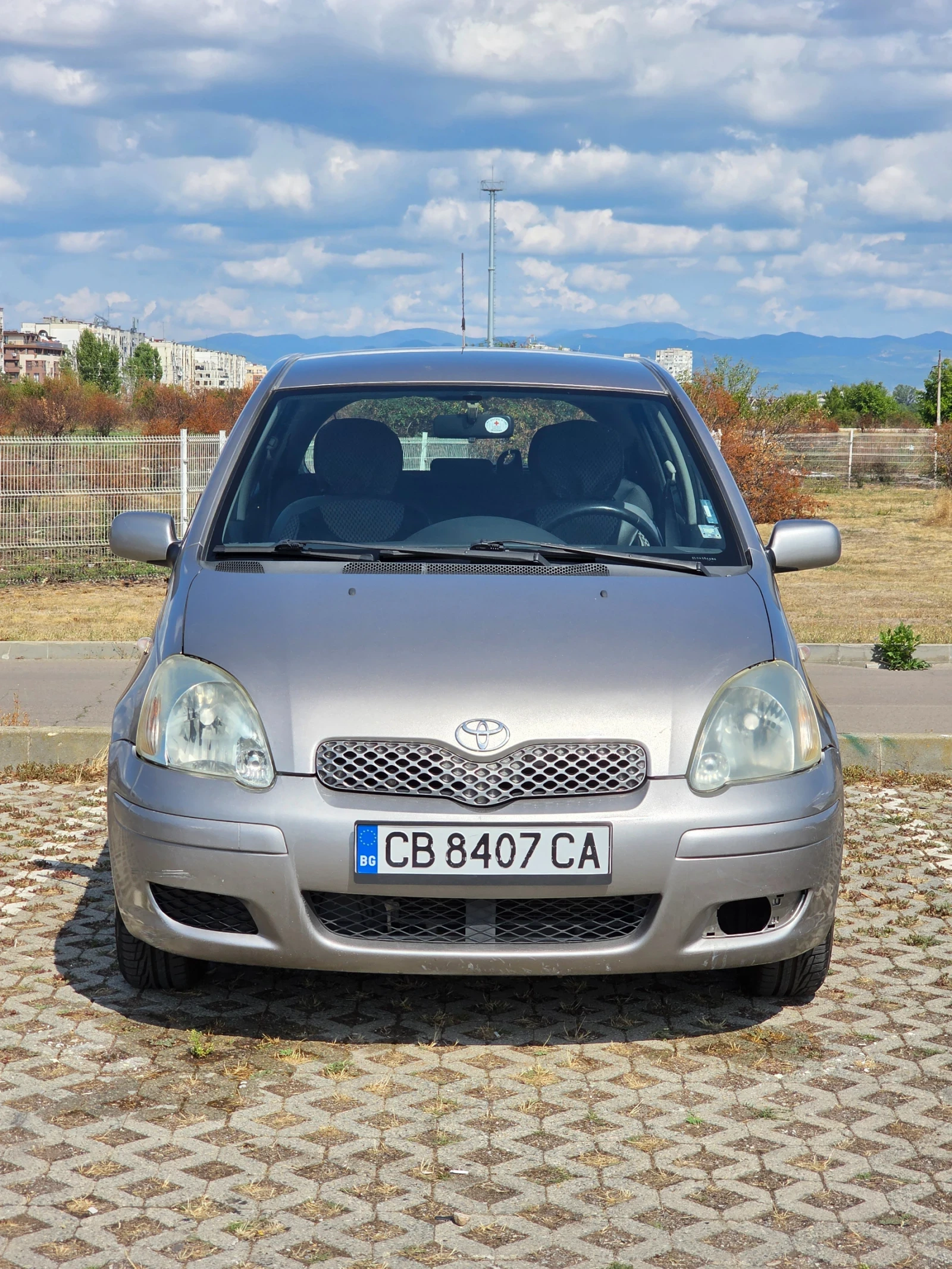 Toyota Yaris  - изображение 2