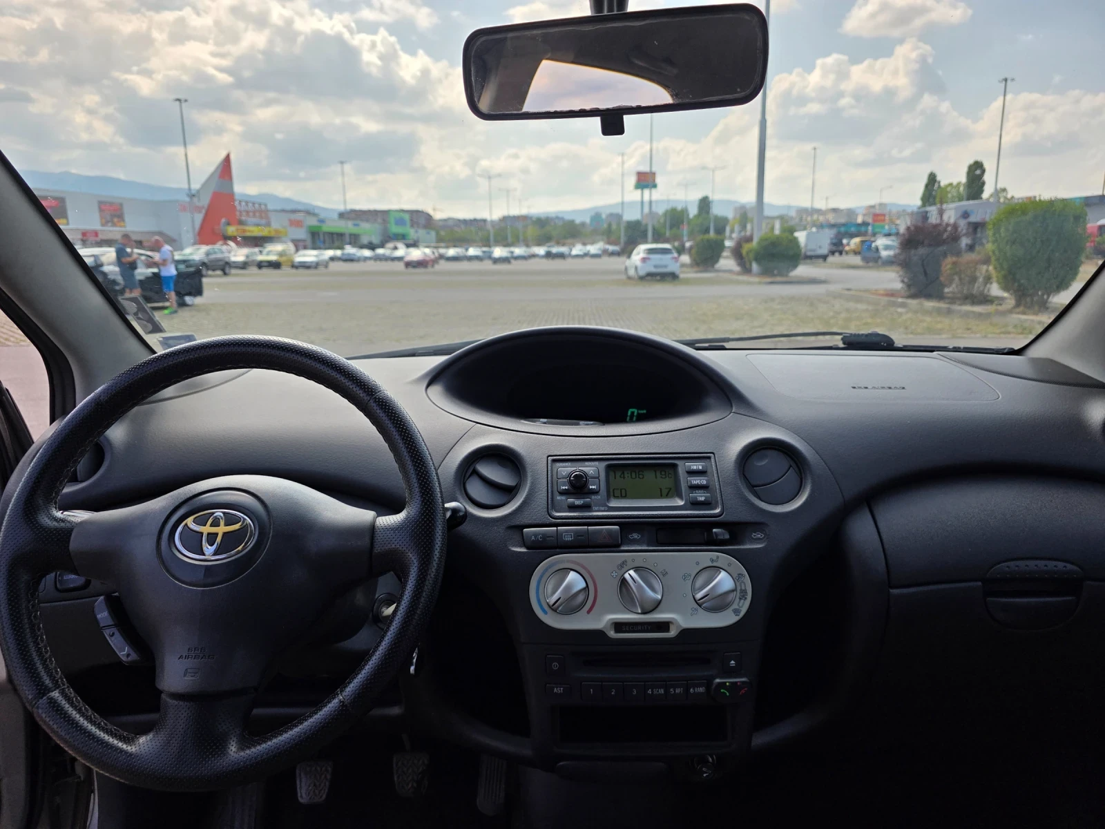 Toyota Yaris  - изображение 9