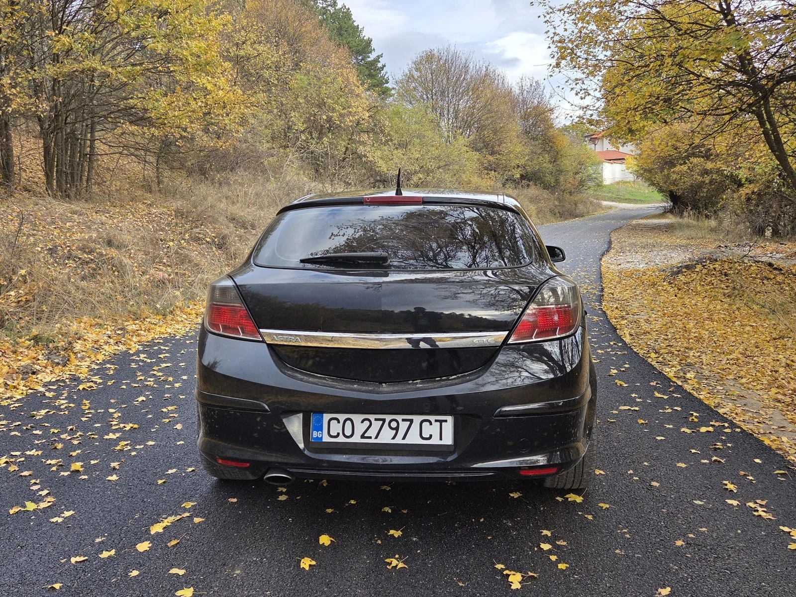 Opel Astra H GTC 1.9 - изображение 3