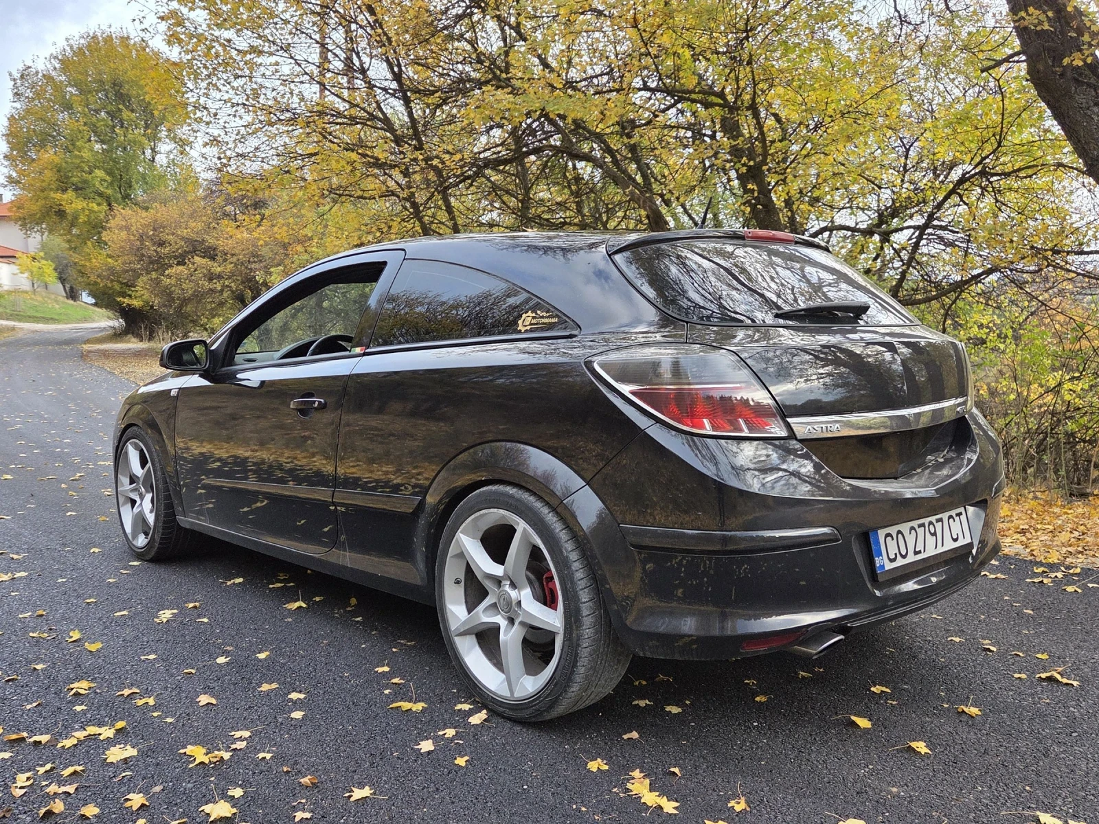 Opel Astra H GTC 1.9 - изображение 5