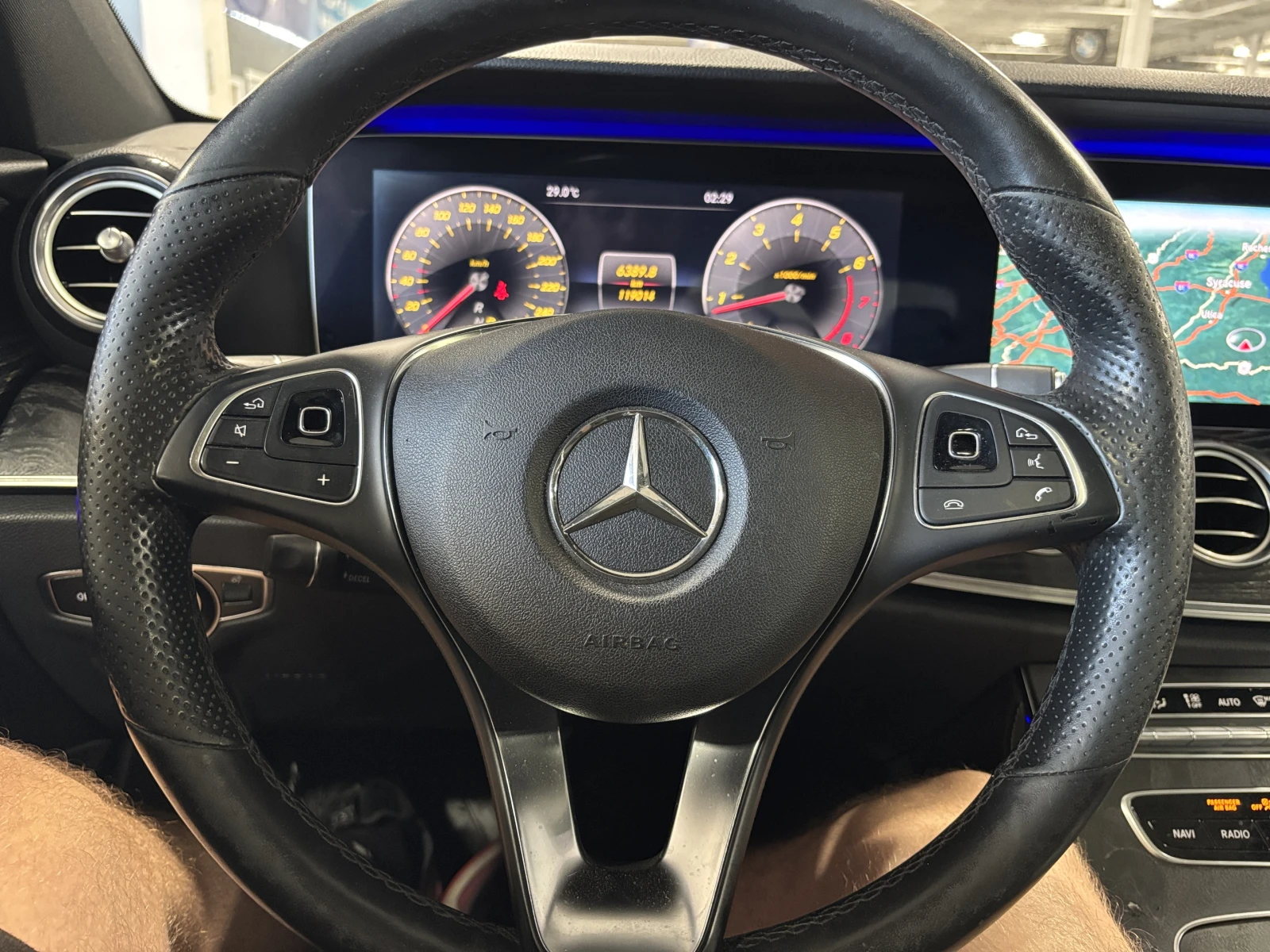 Mercedes-Benz E 300 AMG PACK* DIGITAL* BURMASTER* PANORAMA* KEYLESS | Mobile.bg   6