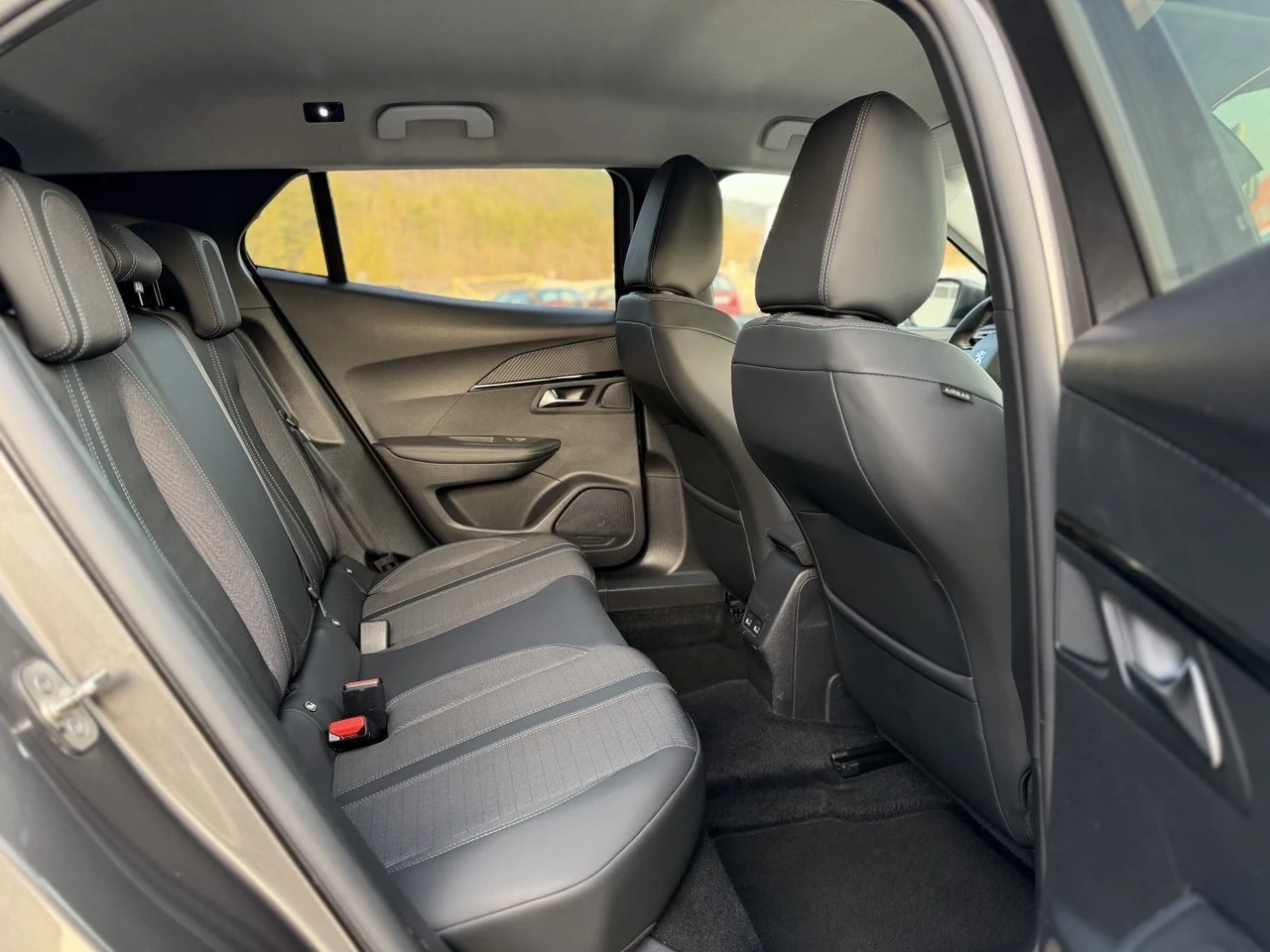 Peugeot 2008 1.5 BlueHDI AUTOMATIC | Mobile.bg � ����������� 11