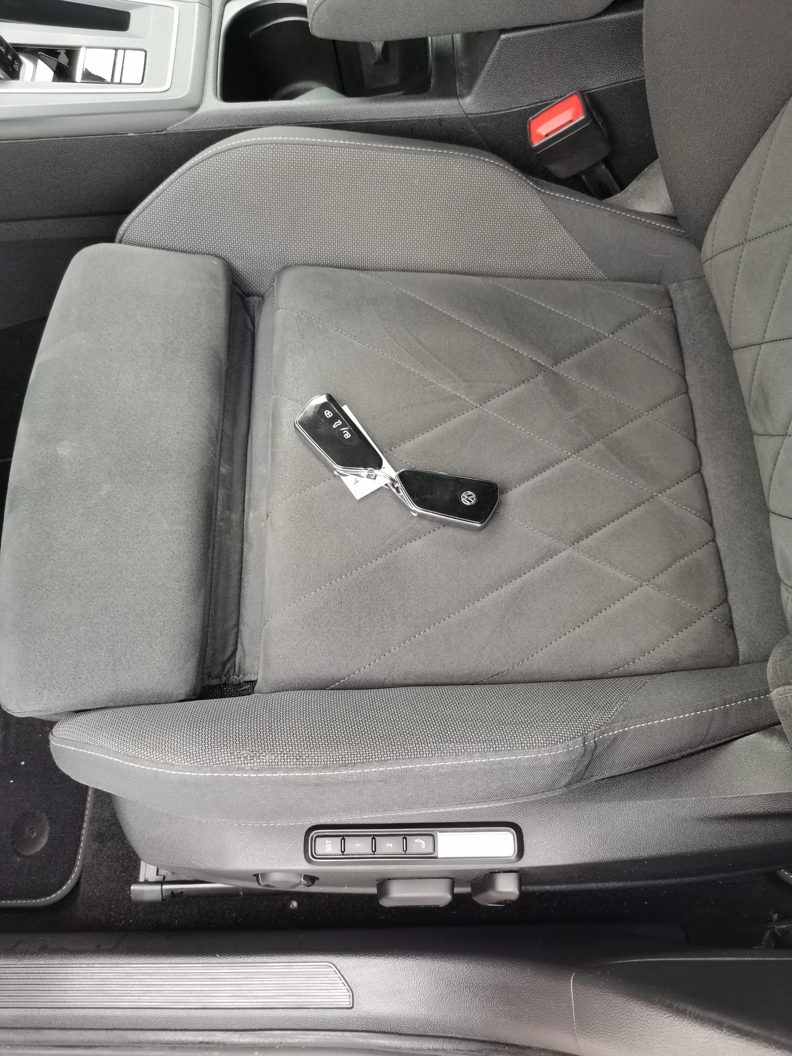 VW Golf STYLE 2.0 150ps, снимка 11 - Автомобили и джипове - 53833993