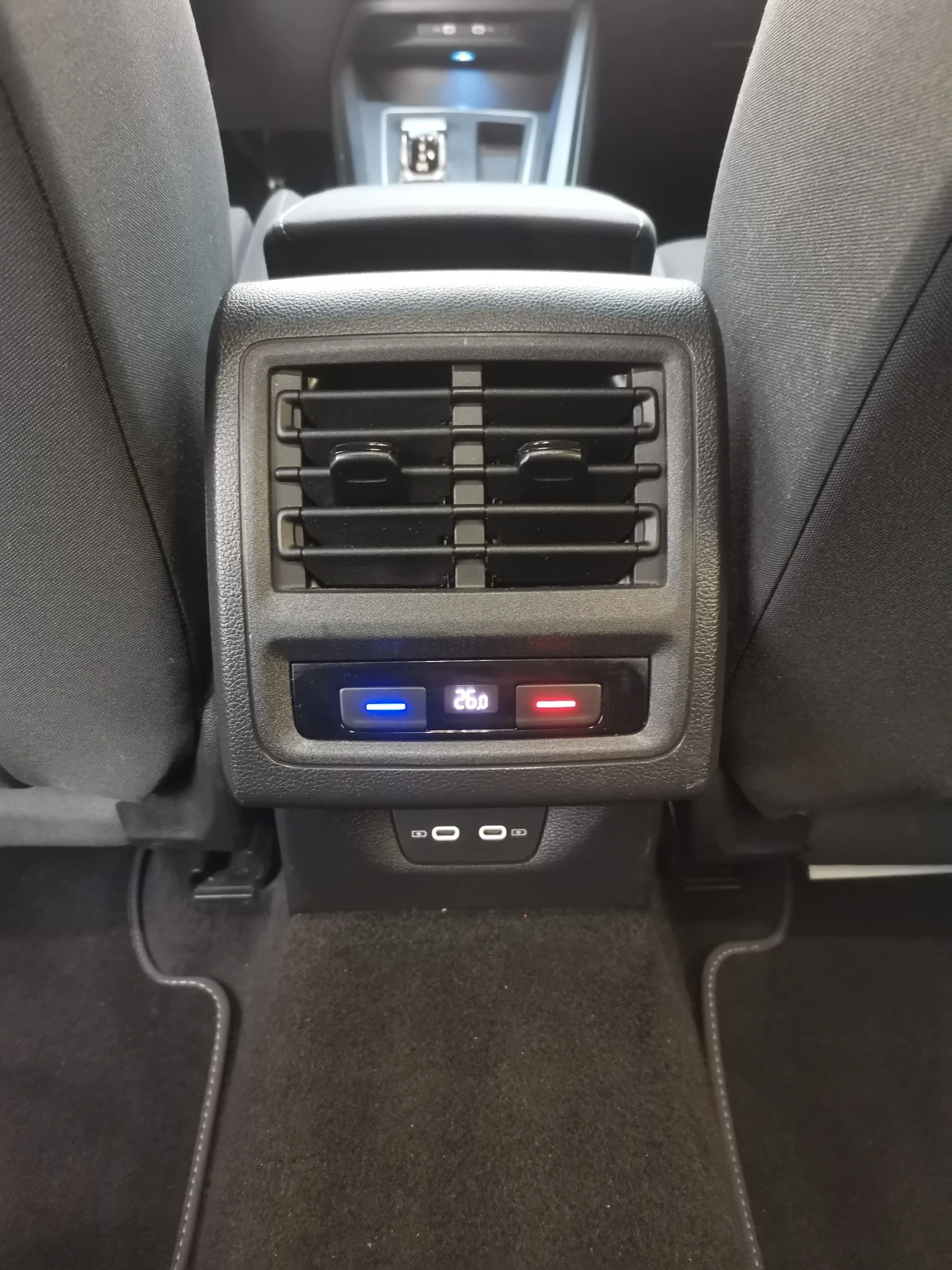 VW Golf STYLE 2.0 150ps, снимка 9 - Автомобили и джипове - 53833993