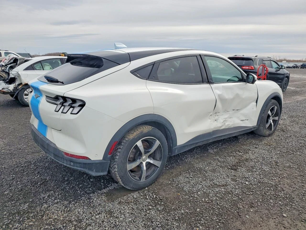 Ford Mustang Mach-E SELECT, снимка 4 - Автомобили и джипове - 53907337