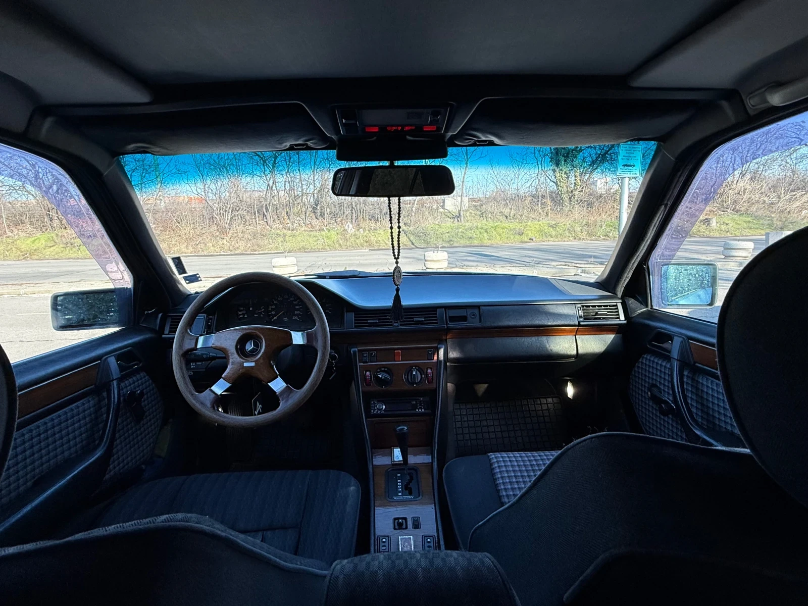 Mercedes-Benz 124 E300d, снимка 5 - Автомобили и джипове - 53993268