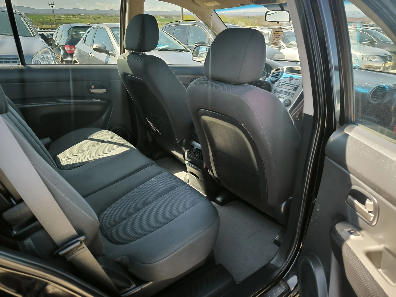 Kia Carens 2.0D, снимка 10 - Автомобили и джипове - 54151784